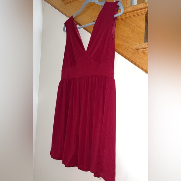 Women’s Mini Red Dress Size Large Wavy V-Neck Open Back MEANEOR Dress - Picture 2 of 4